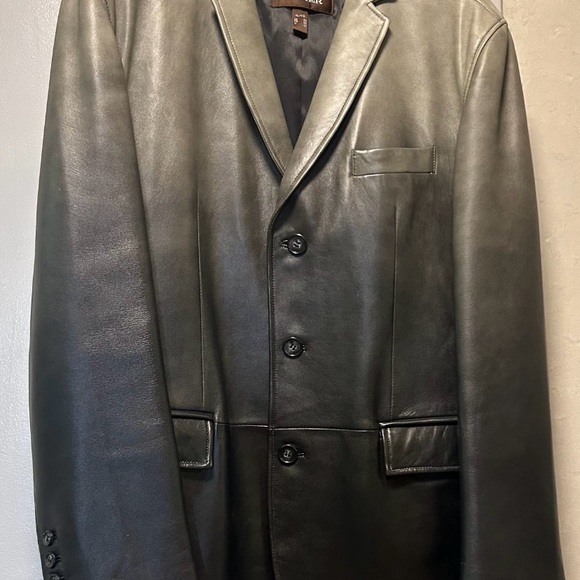 Men’s Danier Leather Jacket - Picture 2 of 3